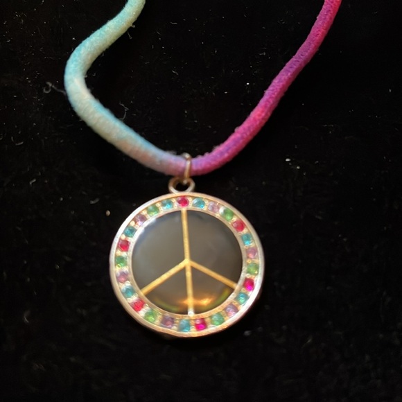 Rainbow Stretchy Necklace - Picture 2 of 3
